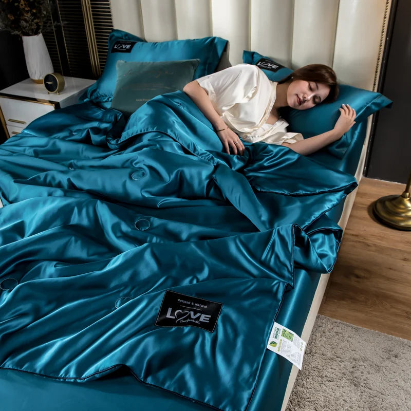 Luxurious Silk Comforter – SuperSoft