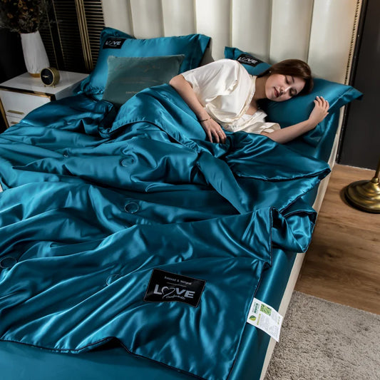Luxurious Silk Comforter – SuperSoft